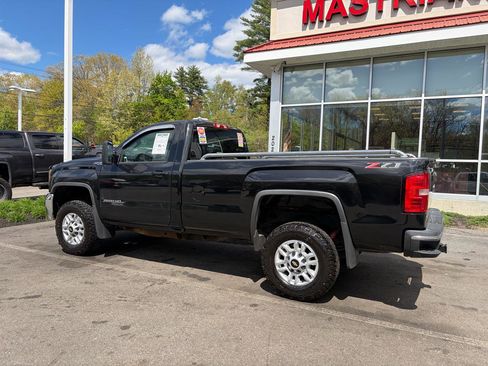 Used 2015 GMC Sierra 2500 SLE w/ SLE Preferred Package AWD/4WD image 11