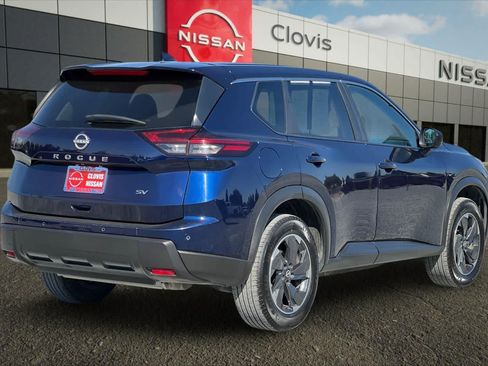 Used 2024 Nissan Rogue SV FWD image 3
