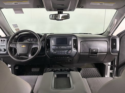 Used 2018 Chevrolet Silverado 1500 Custom w/ Custom Value Package image 5