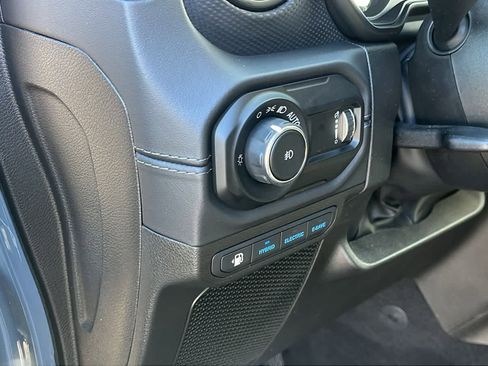 Certified 2025 Jeep Wrangler Unlimited Rubicon 4xe image 26