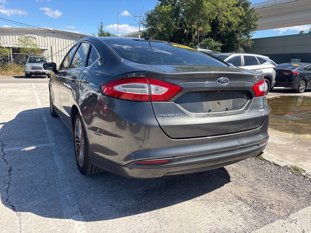 Used 2015 Ford Fusion SE w/ Equipment Group 202A FWD image 5