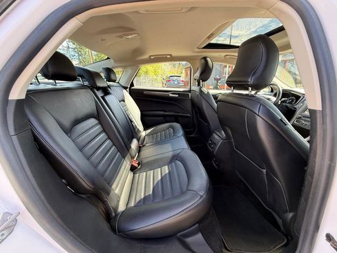 Used 2017 Ford Fusion Energi SE image 18