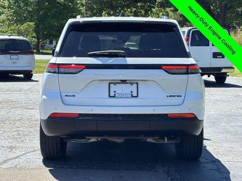 Used 2024 Jeep Grand Cherokee Limited w/ Black Appearance Package AWD/4WD image 36