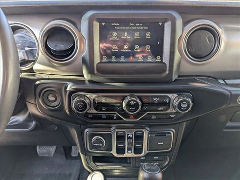 Used 2023 Jeep Wrangler Unlimited image 15