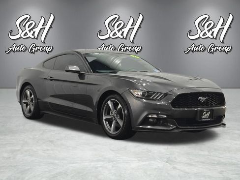 Used 2017 Ford Mustang Coupe w/ Equipment Group 051A RWD image 2