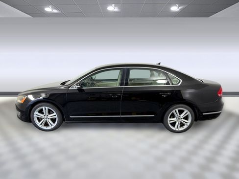 Used 2015 Volkswagen Passat 1.8T SE FWD image 2