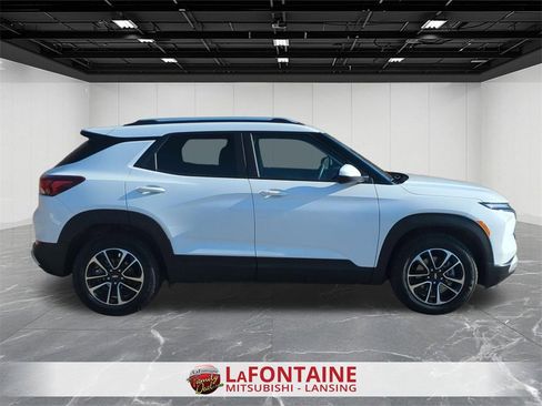 Used 2025 Chevrolet TrailBlazer LT image 9