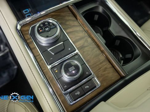 Used 2018 Ford Expedition Platinum AWD/4WD image 28