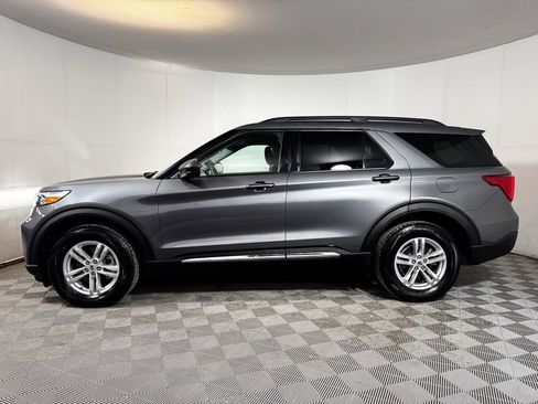 Used 2023 Ford Explorer XLT image 5