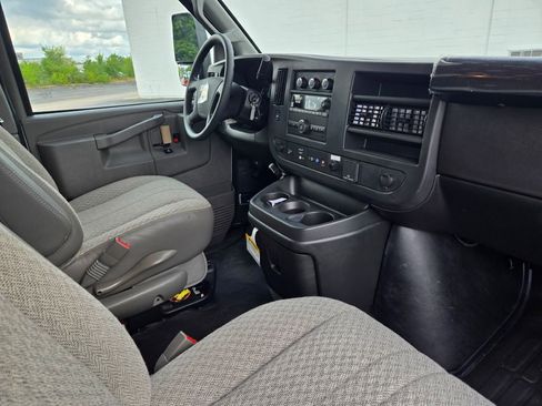 New 2025 Chevrolet Express 3500 w/ Power Convenience Package image 5