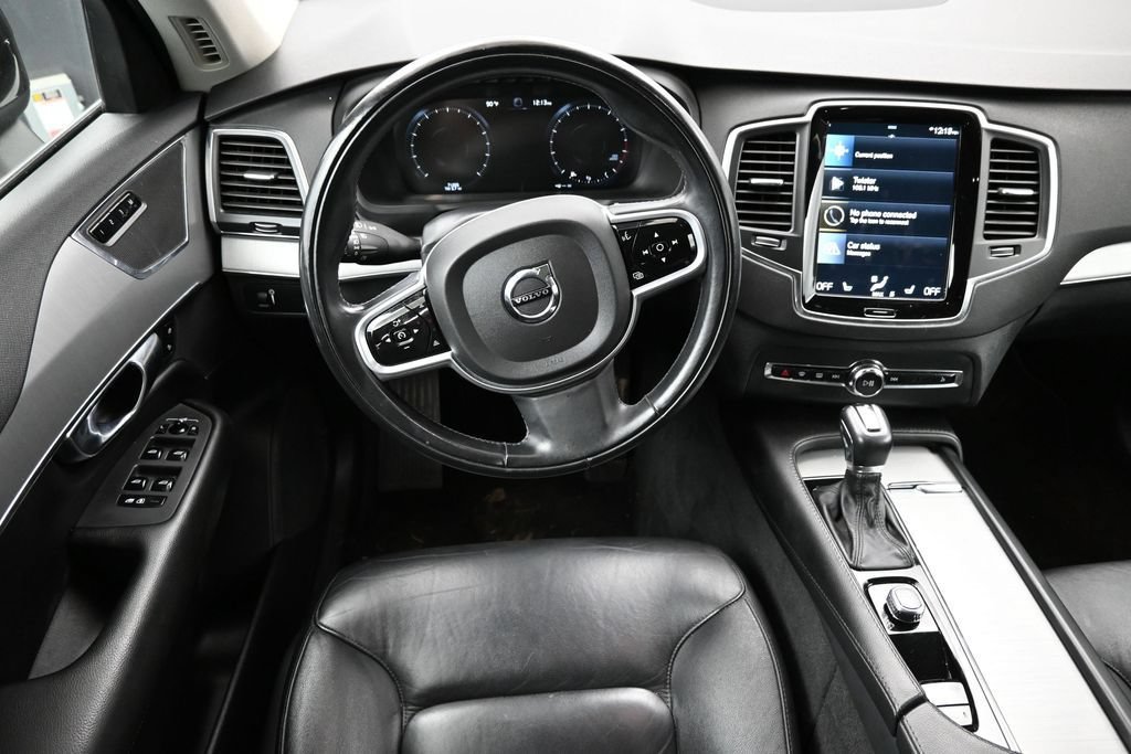 Used 2022 Volvo XC90 T5 Momentum AWD/4WD image 3
