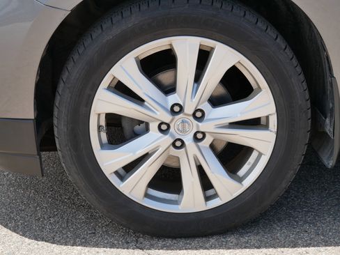 Used 2018 Nissan Pathfinder SL w/ SL Premium Package AWD/4WD image 9