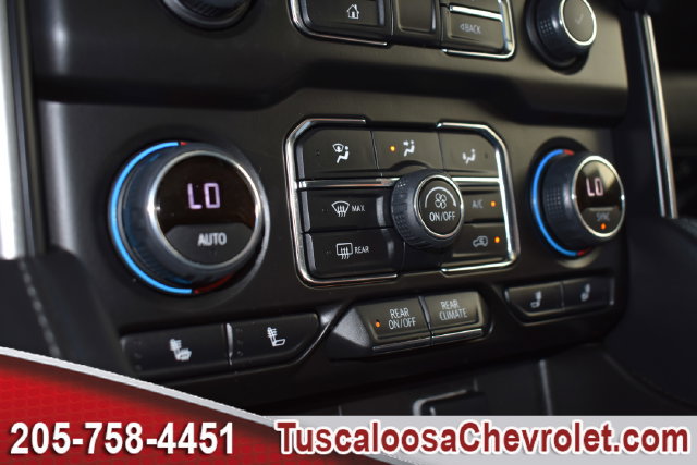 Used 2023 Chevrolet Suburban Z71 w/ Luxury Package AWD/4WD image 45