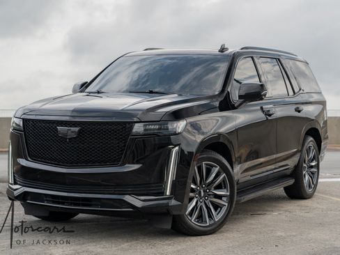 Used 2021 Cadillac Escalade Sport w/ Driver Assist Tech Package AWD/4WD image 2