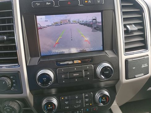 Used 2020 Ford F150 Lariat w/ Equipment Group 502A Luxury AWD/4WD image 26