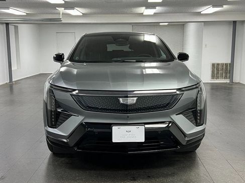 Certified 2025 Cadillac Optiq Sport 2 image 28