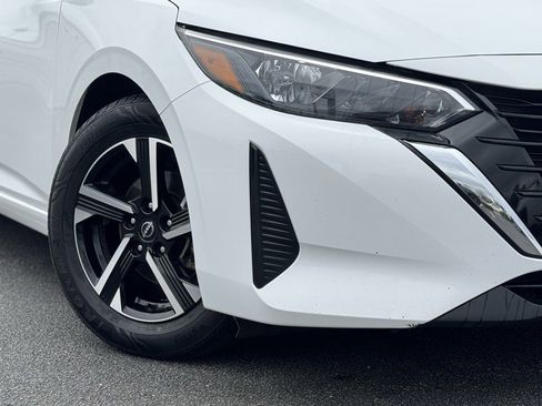 Used 2024 Nissan Sentra SV image 3