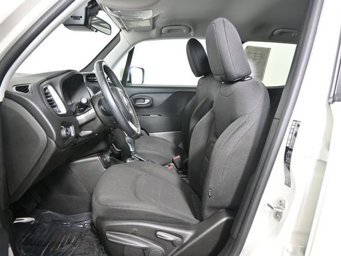 Used 2020 Jeep Renegade Latitude w/ Cold Weather Group AWD/4WD image 20
