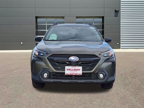 Used 2025 Subaru Outback Premium w/ Popular Package #1A AWD/4WD image 2