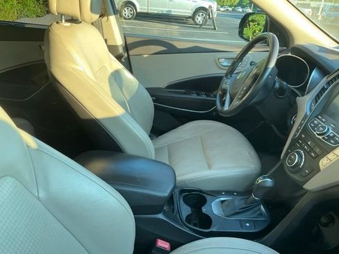 Used 2014 Hyundai Santa Fe Limited FWD image 3