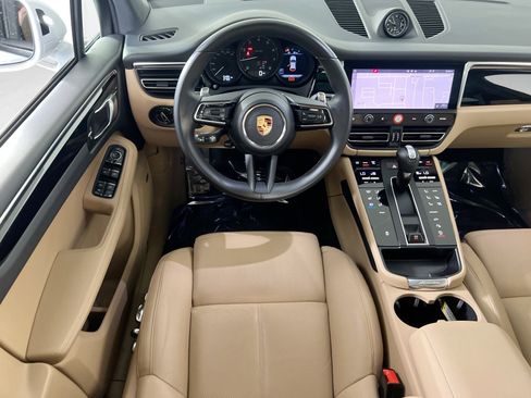 Used 2024 Porsche Macan AWD/4WD image 24