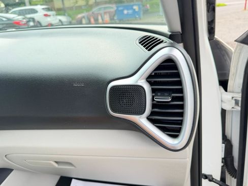 Used 2022 Kia Soul LX w/ Technology Package FWD image 46