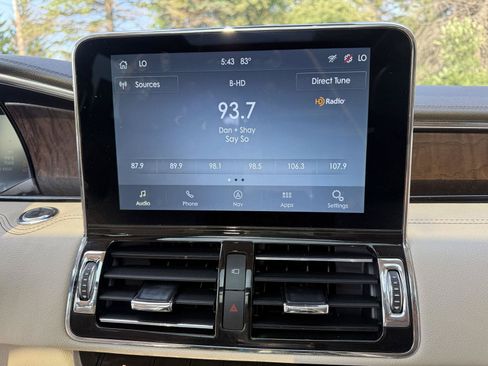 Used 2020 Lincoln Navigator L Reserve w/ Luxury Package AWD/4WD image 56