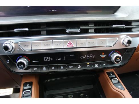 Used 2023 Kia Telluride SX image 30