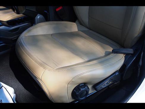 Used 2018 Jeep Wrangler Unlimited Sahara image 21