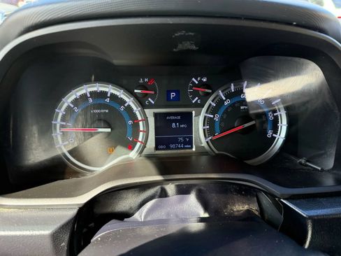 Used 2018 Toyota 4Runner Limited AWD/4WD image 9