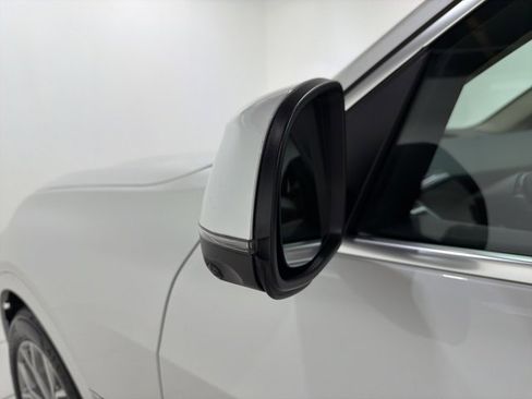 Certified 2023 BMW X7 xDrive40i w/ Premium Package image 9