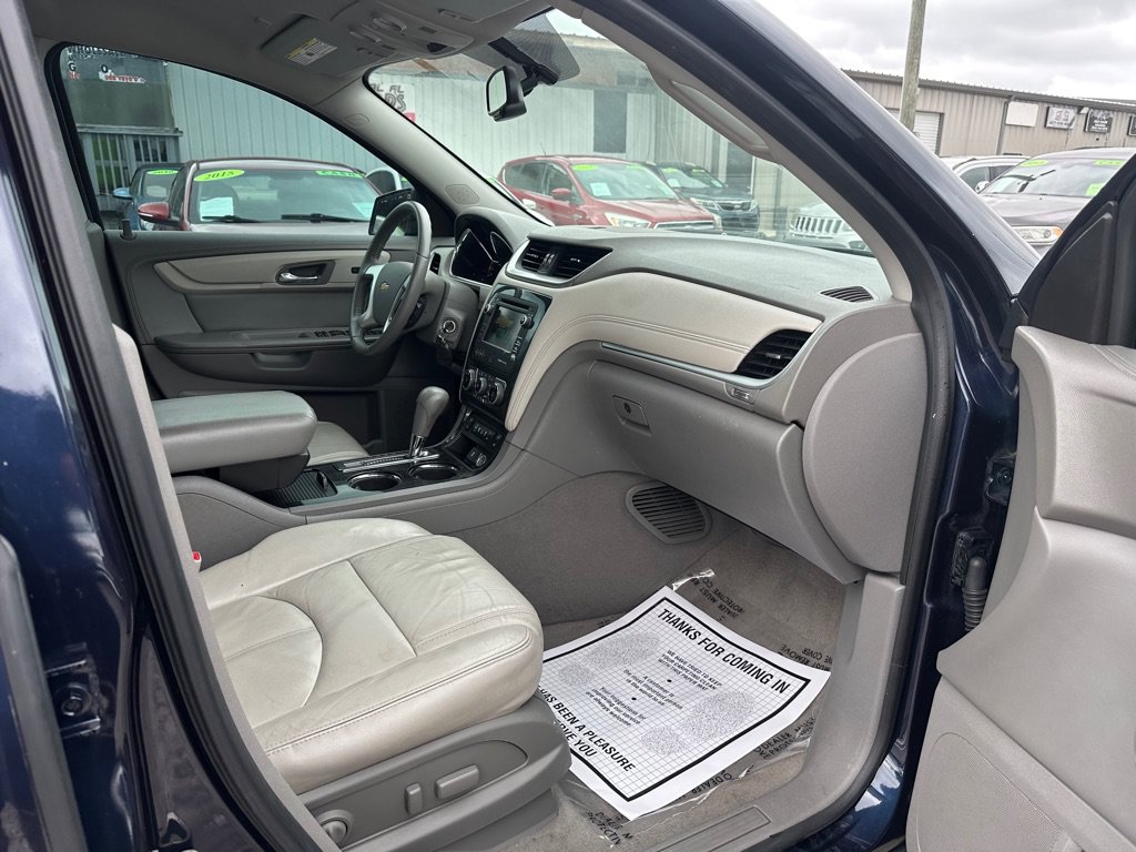 Used 2016 Chevrolet Traverse LT FWD image 12