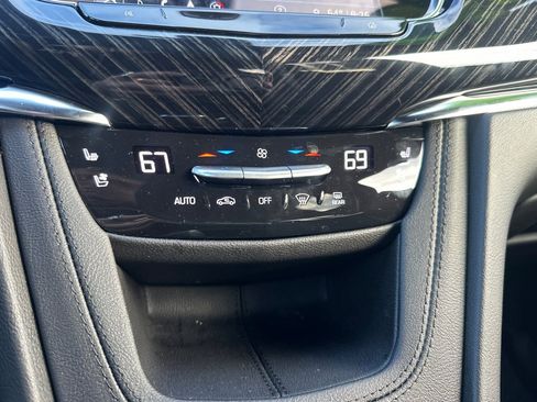 Used 2025 Cadillac XT6 Premium Luxury w/ Technology Package image 29