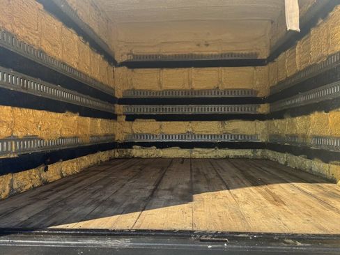 Used 2010 Chevrolet Express 3500 RWD image 24
