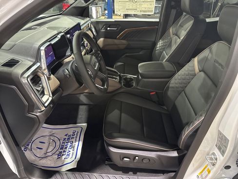 New 2026 GMC Canyon Denali image 13