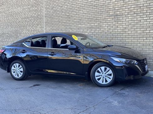 Used 2024 Nissan Sentra S image 6