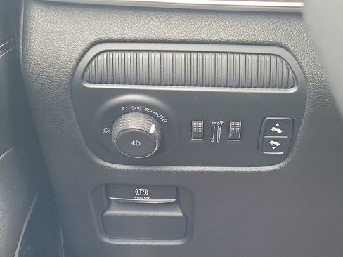 Used 2022 Jeep Wagoneer Series II RWD image 25