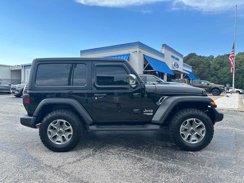 Used 2021 Jeep Wrangler Sport AWD/4WD image 2