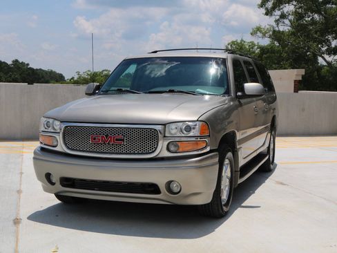 Used 2001 GMC Yukon XL Denali AWD/4WD image 17