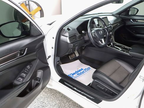 Used 2021 Honda Accord Sport image 3