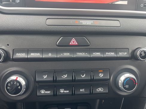 Used 2022 Kia Sportage LX image 17