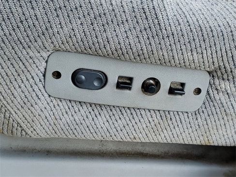 Used 1997 Chevrolet Suburban 4WD w/ Preferred Equipment Group 2 image 10