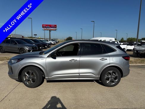 Used 2024 Ford Escape ST-Line w/ Tech Pack #1 FWD image 3
