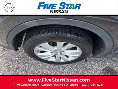 Used 2015 Toyota RAV4 Limited FWD image 4