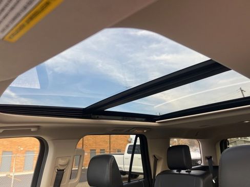 Certified 2024 Ford Expedition XLT image 20