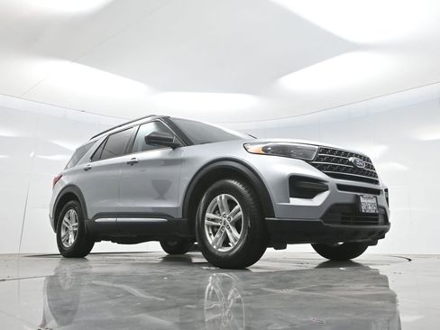 Used 2022 Ford Explorer XLT RWD image 51