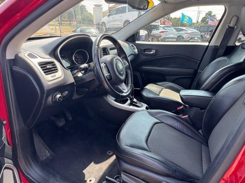 Used 2020 Jeep Compass Latitude FWD image 8