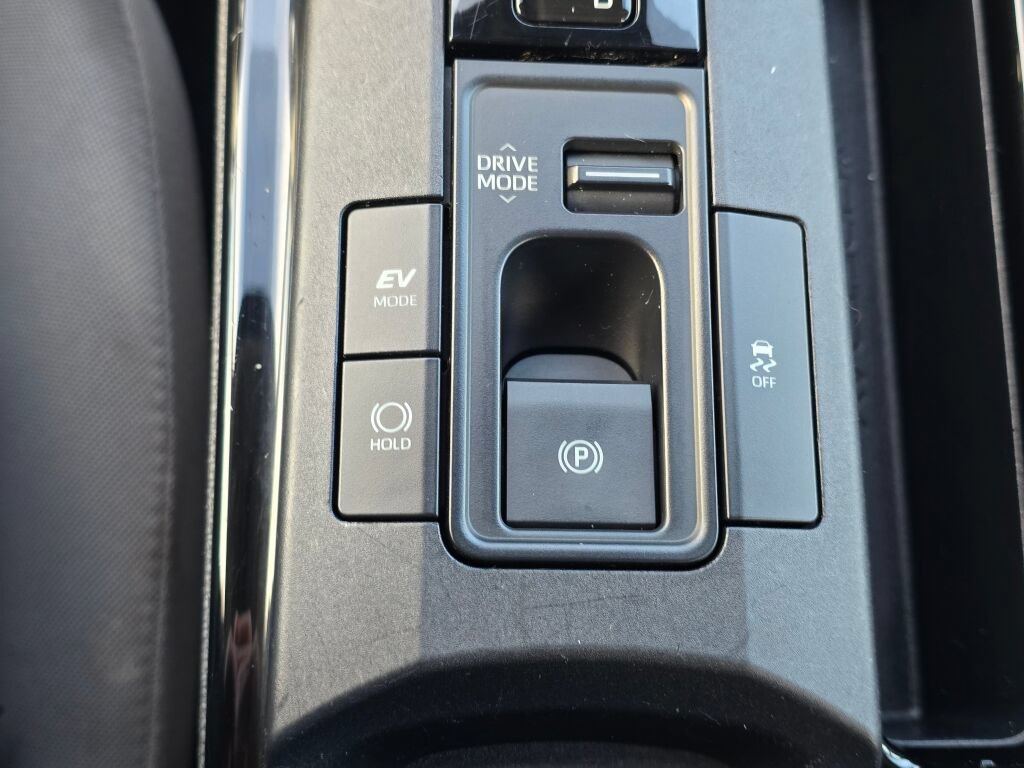 Used 2023 Toyota Prius LE FWD image 28