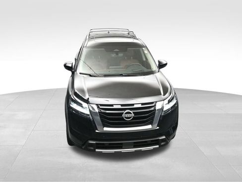 Used 2024 Nissan Pathfinder Platinum FWD image 25