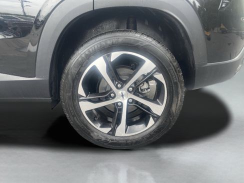 Used 2024 Chevrolet Trax RS w/ Driver Confidence Package FWD image 20